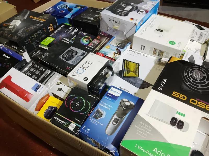 Lotes de Amazon de electrodomésticos: qué traen y cómo probarlos · cajas de devoluciones de Amazon